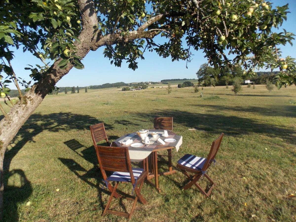 Le Petit Breuil Guest House Verteillac Exterior photo